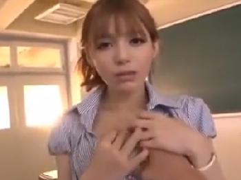 切なそうな顔で求めてくる女教師と放課後の教室で性交