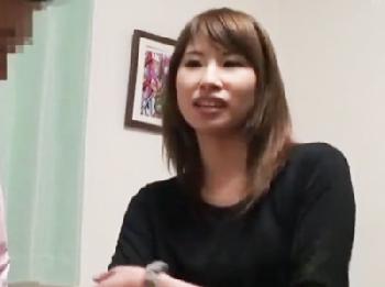 生命保健の契約取りに来たエロティックな女性にワイセツな事され辛抱できず契約した・・・