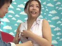 巨乳女性会社員が童貞の初々しい性行為で感じる筆おろし