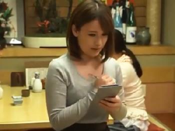 巨乳の美女店員が更衣室で襲われて抵抗出来ないままに挿入展開