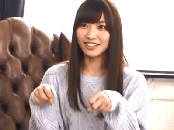 ロングヘアーの美少女が献身的な喉奥フェラチオで精液搾り取る