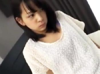 抵抗する黒髪美少女を強引に押し倒して着衣のままハメ撮り決行W