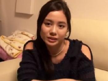 巨乳美女の吉川あいみが素人宅にお邪魔して→フェラチオ奉仕