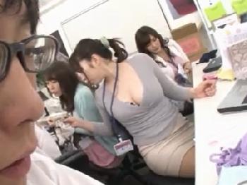やっと入社できたのは女性ランジェリーメーカー!!女性会社員に囲まれてハーレム乱交!!