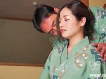 完璧に見える人妻が貪欲かつ傲慢な不貞行為に溺れる