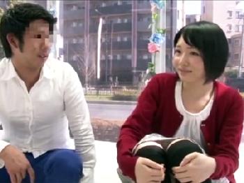 マジックミラー号にて童顔なミニ系お姉さんと彼氏がコンドーム非装着の膣内射精交尾