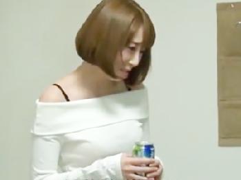 酒に酔っ払っている姉が弟友人を誘惑→酒の勢いに任せた中出し子作り性交