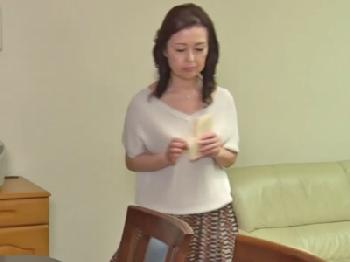 いつまでも性行為への欲求が衰えない還暦間際の美魔女