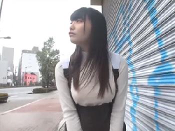 意外に巨乳の素人娘が騙されて→初対面男性との性行為に発展で否応なく絶頂地獄