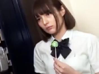 弱気な男子を罵りながら虐めるサドな小悪魔女子校生K