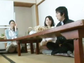 町内会に集まった若妻達に媚薬盛り→全員痴女化した状態で大乱交スタート!!