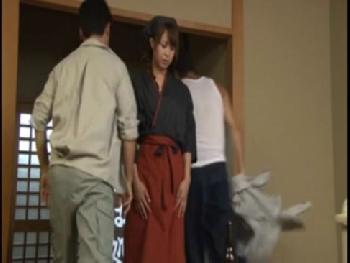 蕎麦屋のバイト娘が注文をとりにいったら性的暴行され抵抗→結局感じてるじゃん