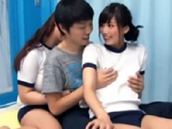 スレンダー貧乳＆ムチッとした肉感的な巨乳の有名女優だちが豪華3P筆おろし