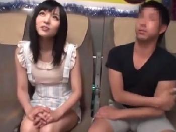 初潮もきてないスレンダー童顔娘にがっつり中出し!!