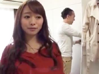 一日だけ奥さんなってくれる巨乳美女・白石茉莉奈との睦み合う性行為