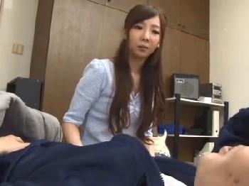 いきり勃ったペニスに性衝動に駆られたスタイル抜群なお姉さんが中出し精液に大満足