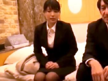 AKB横山由依似の清楚系女性会社員が既婚上司と膣射性交する一部始終を完全盗撮