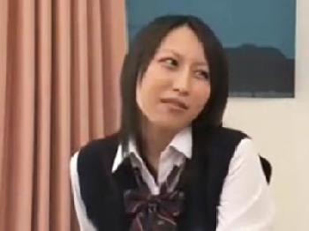 後輩の勃起肉棒に性的興奮して試してみたくなったビッチな先輩