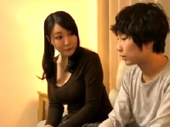 捕まるかギリギリの露出のほうが欲望を煽られるというマゾヒスト美女