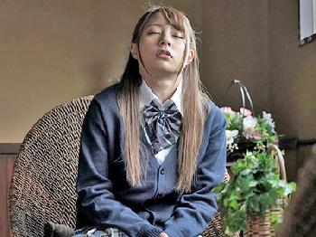 股間のワレメ内部へ直接射精を欲しがる猥褻娘に無許可で本番できる子作り催眠裏風俗