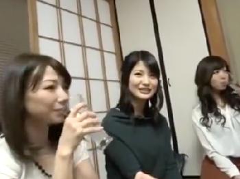 尻軽と噂の生保レディを集め合コン開催→酔った勢いで避妊具なしの性行為