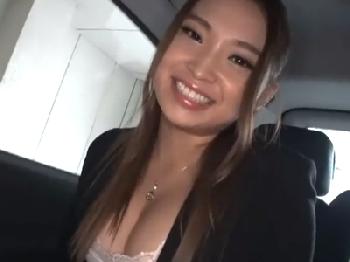 スーツから溢れる豊乳オフィスレディと…着衣のままハメ撮り成功!!