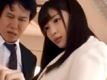 放課後の教室で担任と同級生と3P性交する女子校生