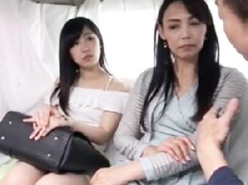 買い物中の母娘をナンパ!!母親にSEXの交渉して娘の前でドクドク寝取られ種付け