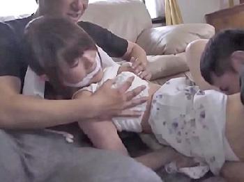 口を縛られて助けも呼べず為す術もなく悲惨に性的凌辱される美少女
