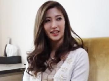 色気マダムをホテルで口説き落としてコンドーム未装着の寝取られ膣射性交