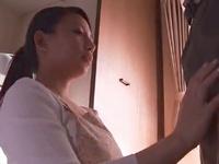 夫の出張中に巨根レイパーに侵入され肉棒調教された人妻