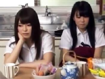 成長期の体にムラっときた変態オヤジが実の娘に寝込みを襲って近親性交