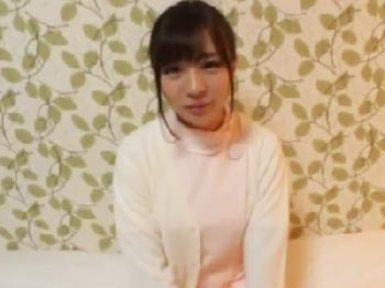 天使のような白衣のナースが包茎ペニスを介抱→ゴムなし挿入孕ませ射精性行為に発展W