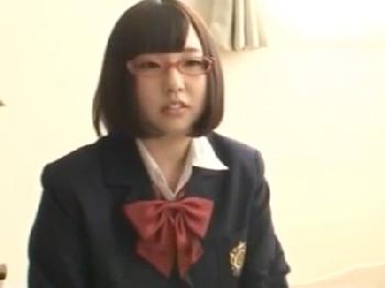 眼鏡女子女子校生が将棋部の部長を筆おろし