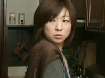 昼間からラブホテルで浮気相手と激しく身体を交える背徳人妻