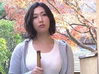 いつまで経っても熱々で性的欲望のある義理の父親に惹かれて…欲求がたまり過ぎた若妻が肉棒を求める!!