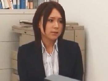 ビールの売り子業界の頂点に君臨するキュートお姉さんとハメ撮り膣内射精♡