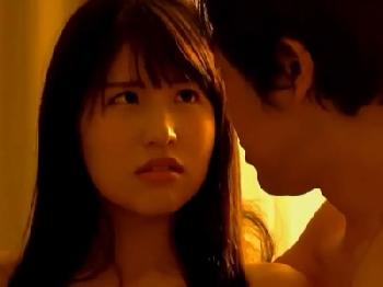 メイク中に唐突に挿入される読者モデルギャル