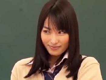 転校先の男を好き放題喰い散らかすアイドル級女子校生