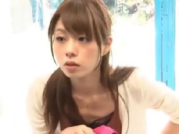 子持ち素人人妻をマジックミラー号に連れこんで夫の横で中出し寝取り!!