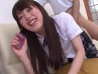 痴漢でピストンされてるけど携帯に夢中な現役女子校生