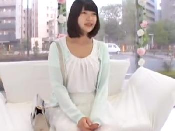 四つん這いの格好からいきなり肉棒をねじ込まれる女子大生W