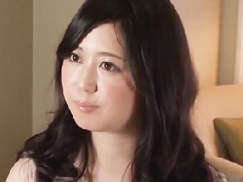 色白のムチッとした肉感的な妻が満たされない性的欲求を解放するためAV出演!!他人棒のピストンで赤面イキ