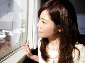 医者としても活躍する何不自由ない素人人妻が現実逃避の浮気旅行