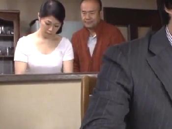 高齢になっても性的欲望が絶えずに毎晩ハッスルしてる義理の父親に抱かれて…女を取り戻した妻