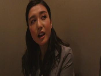 巨乳女性会社員があこがれの上司とエレベータに閉じ込められる→まさかのセックス☆