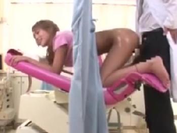 妊娠検査に来た黒ギャルを性的暴行膣内射精する変態医師