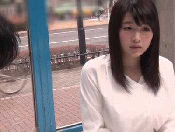 母性を感じるふっくら肉感的な女体の素人さんに声をかけてマジックミラー号でハードピストンピストン!!