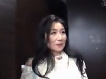 お淑やかなマダム2人組のダブル口内性交がなかなか壮観W