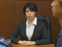 スーツ姿のお堅い弁護士が手錠かけられ婦女暴行で悶絶